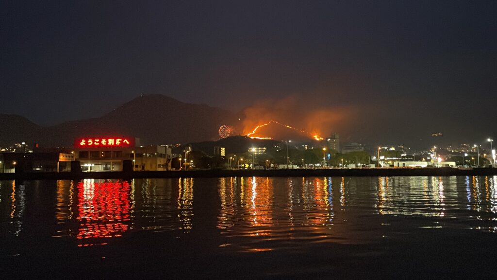 海上からの絶景と夜景